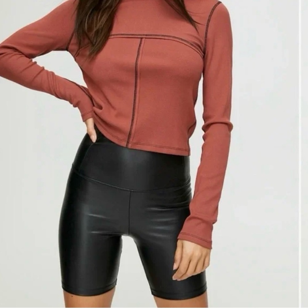 Aritzia Wilfred Free Faux Leather High-Waisted Daria Bike Shorts, size medium